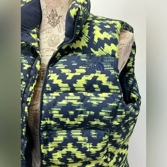 THE NORTH FACE Women’s Navy and yellow NUPTSE 2 Puffer vest size M - Picture 3 of 14